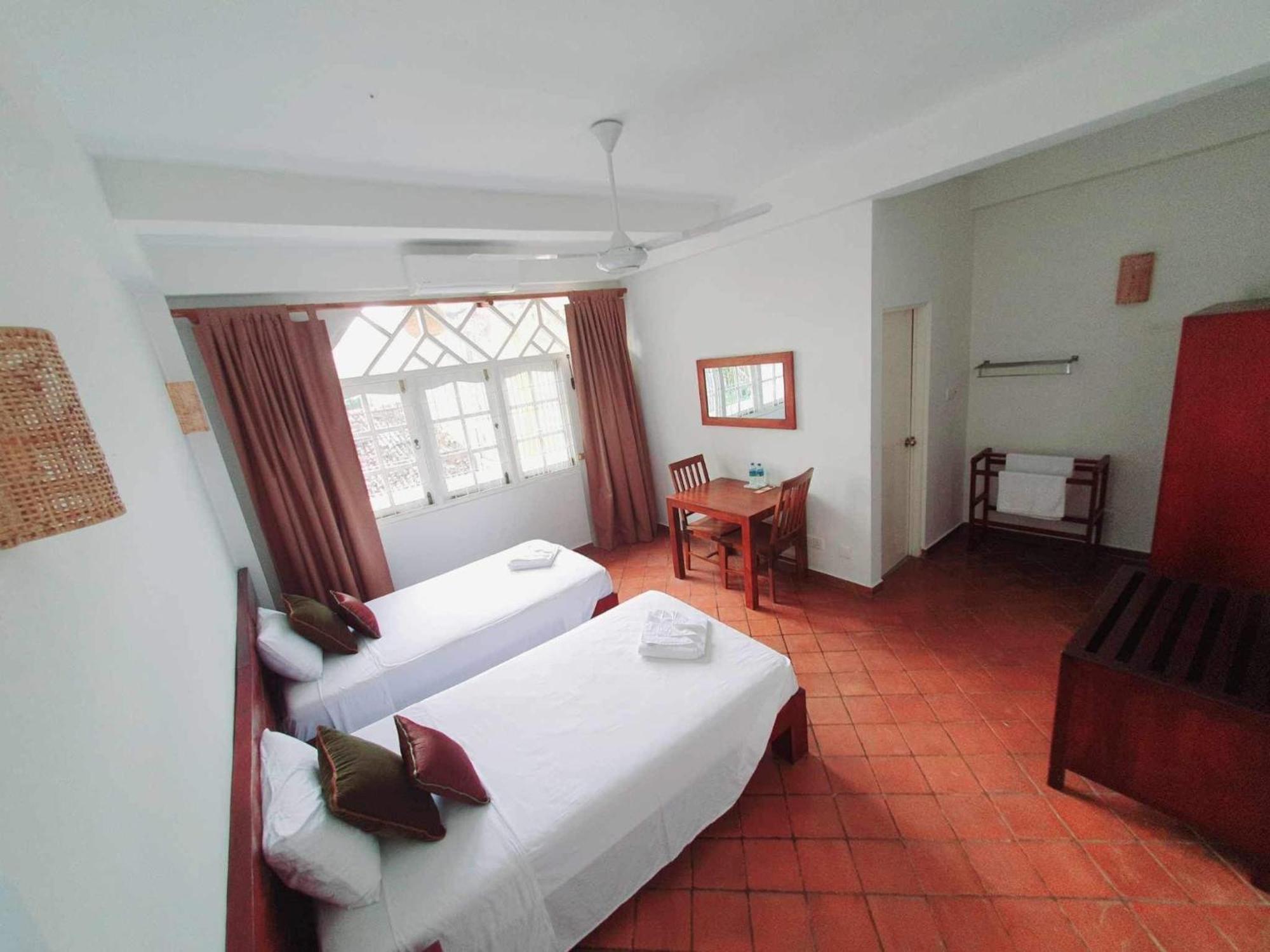 Mountbaylk Hotell Dehiwala-Mount Lavinia Eksteriør bilde