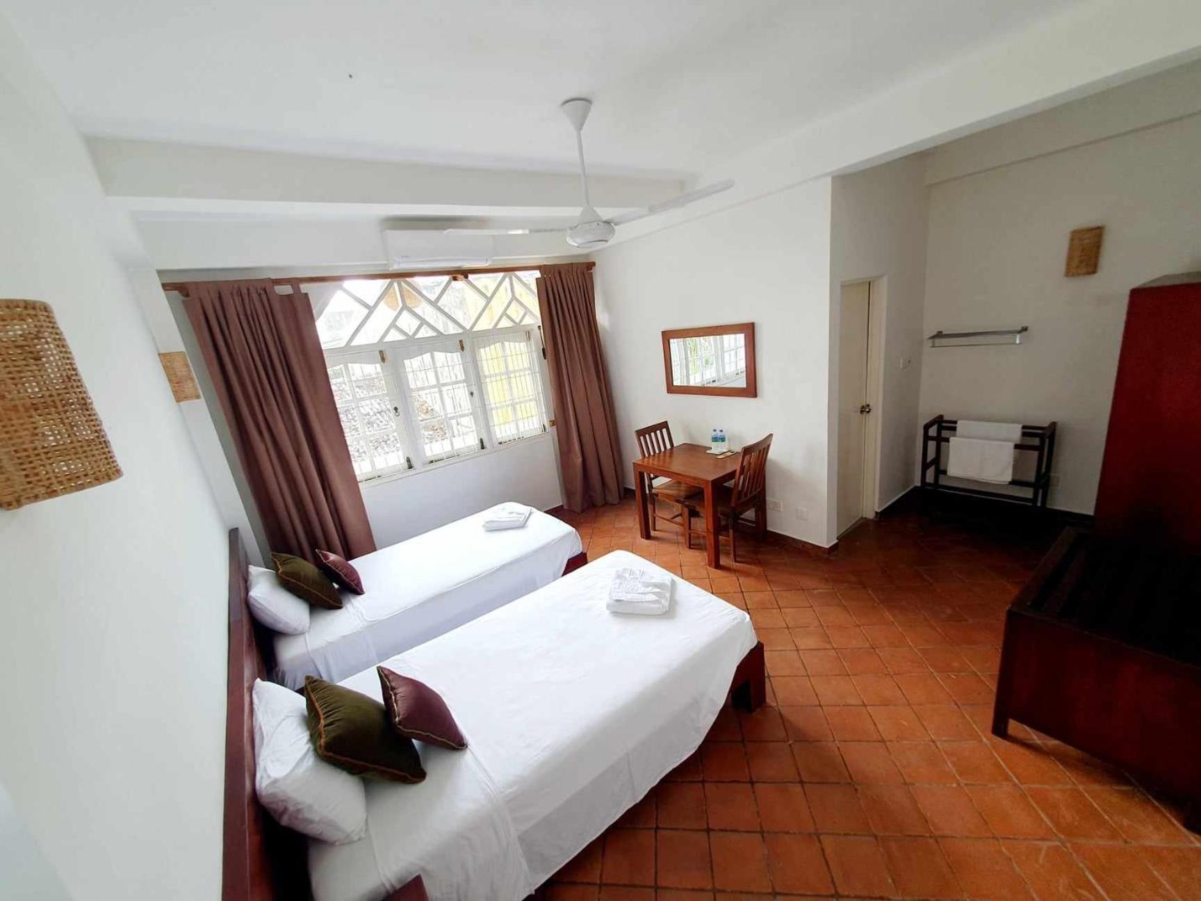 Mountbaylk Hotell Dehiwala-Mount Lavinia Eksteriør bilde